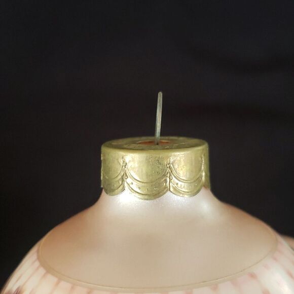 Vintage Hallmark Betsey Clark: Home for Christmas Glass Ball Ornament Dated 1990 - Picture 10 of 11